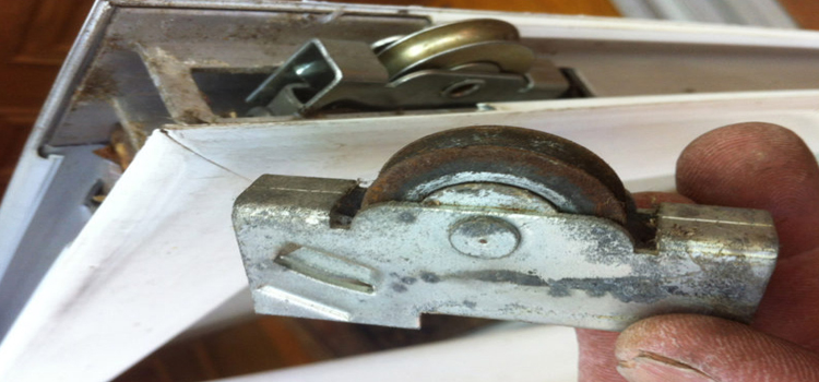 screen door roller repair in West Rancho Dominguez